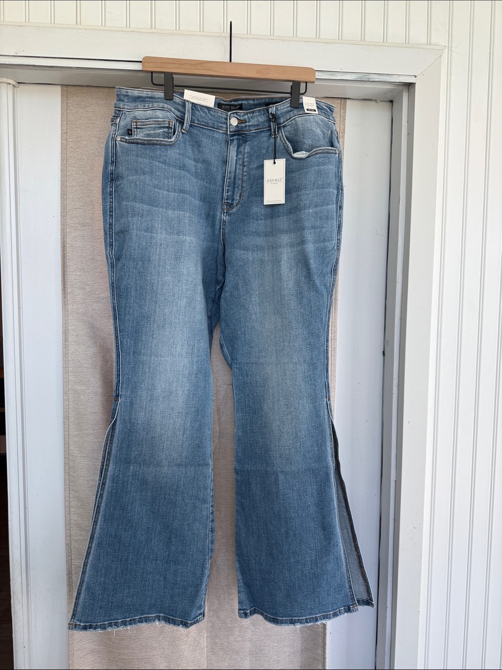 Judy Blue Los Angeles Midrise Flare Jeans